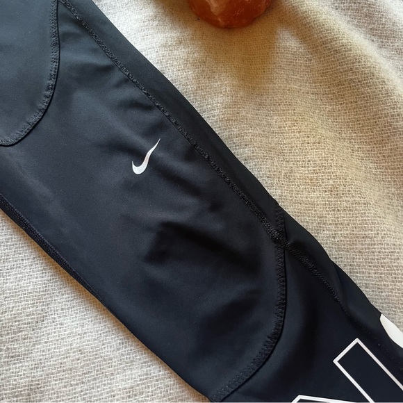 NIKE PRO Women's Crop Length Capri Legging - Picture 2 of 6